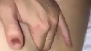 Egyptian girl fingered her pussy
