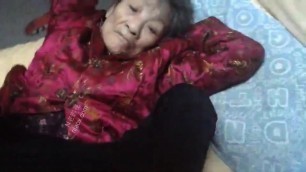 Chinese granny’s huge clit