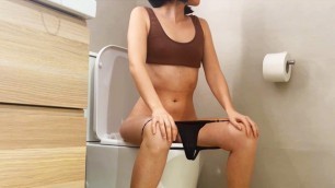 I Record my Stepsister Urinating and I Fuck her by Surprise